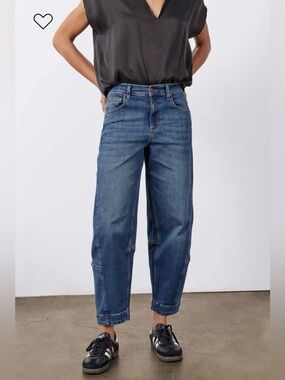 RUTI Jeans The Ultimate Barrel Leg Jeans 2.0 in Indigo Blue size 6